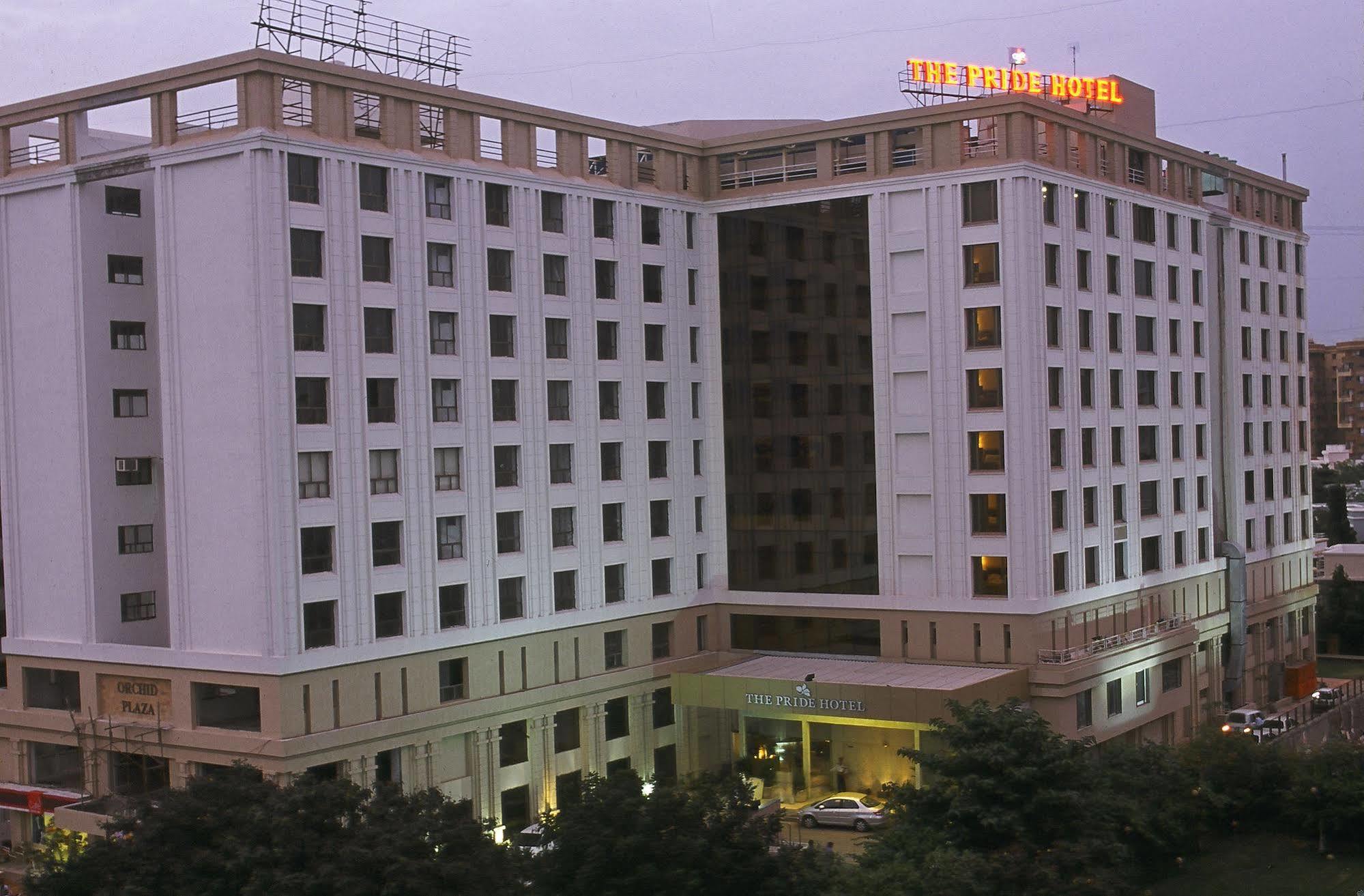 Pride Plaza Hotel, Ahmadabad Zewnętrze zdjęcie